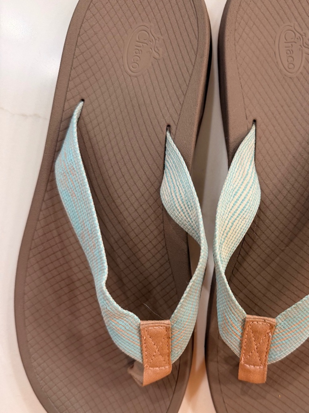Chaco Women’s Brown Aqua Flip Flop Sandals Blue Peach Straps Outdoor Comfort